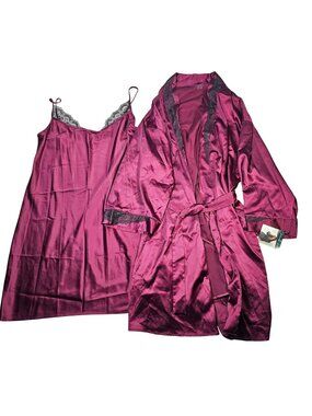 Vanity Fair NWT Satin Chemise & Short Robe Set Women's Size M Red w/ Black Lace